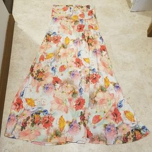 Lularoe Maxi skirt or dress! Floral sz Medium